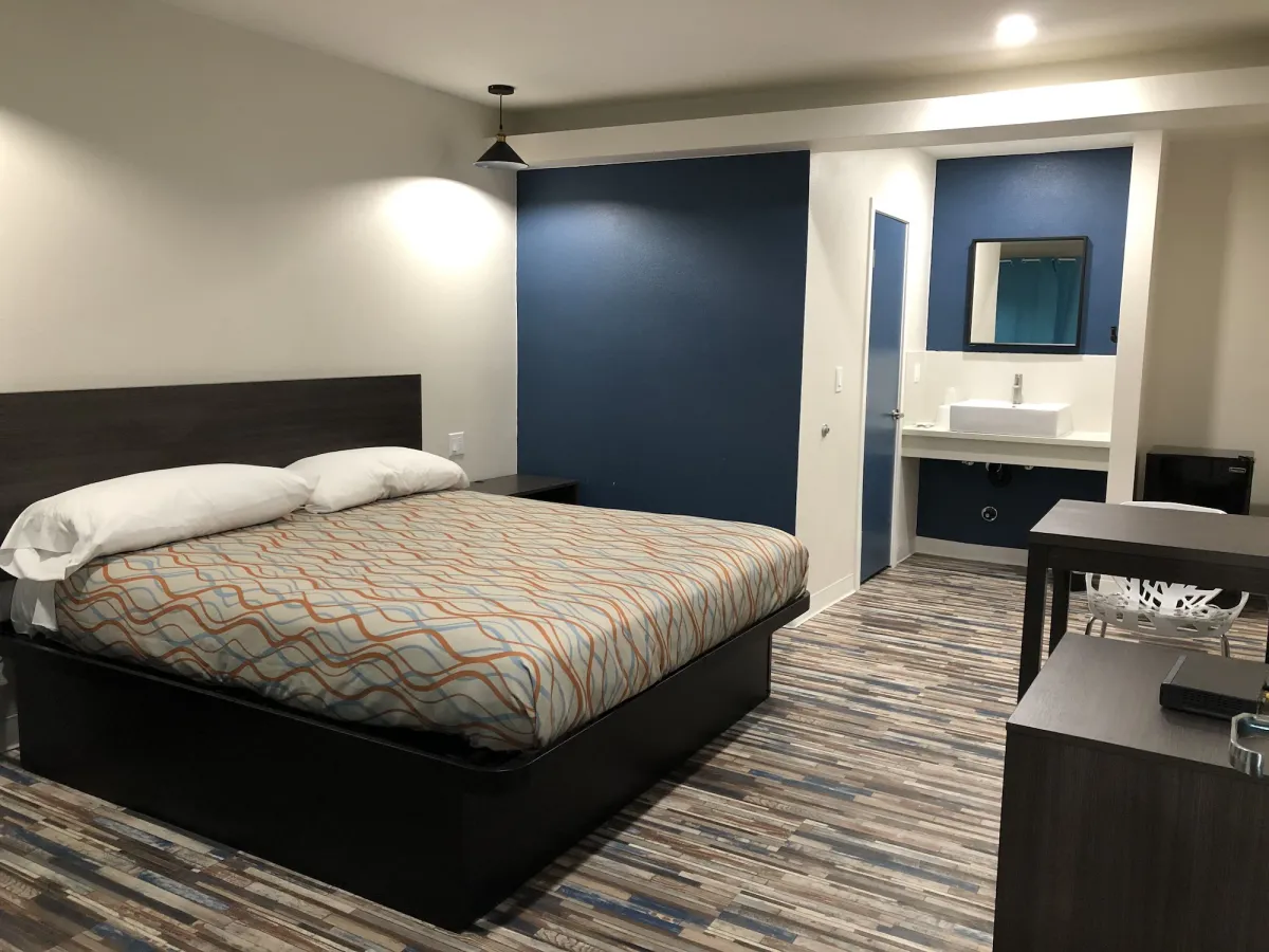 Image of Tradewinds Motel