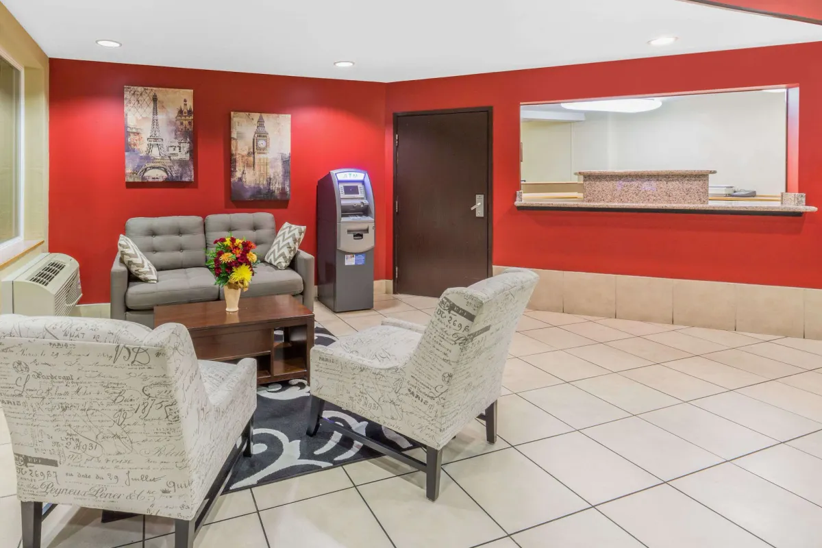 Image of Super 8 by Wyndham Roseburg