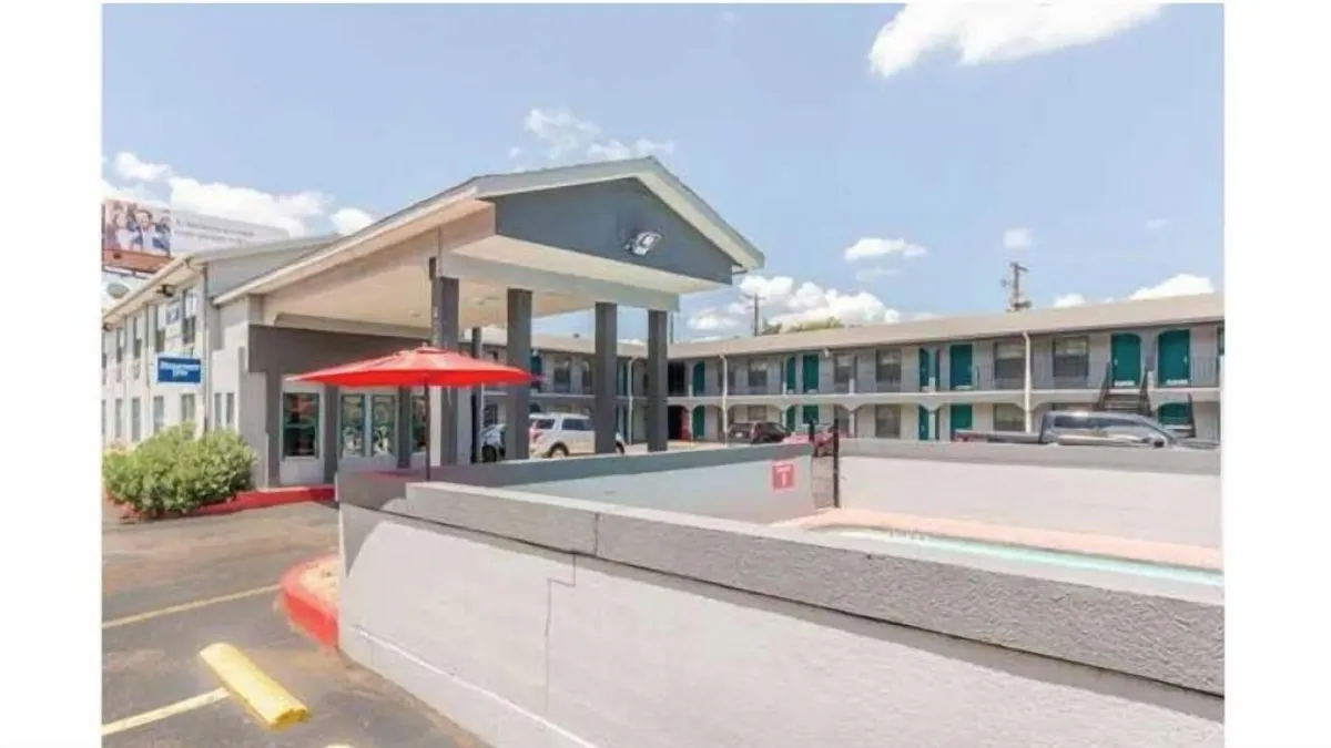 Image of Motel 9 University-Downtown