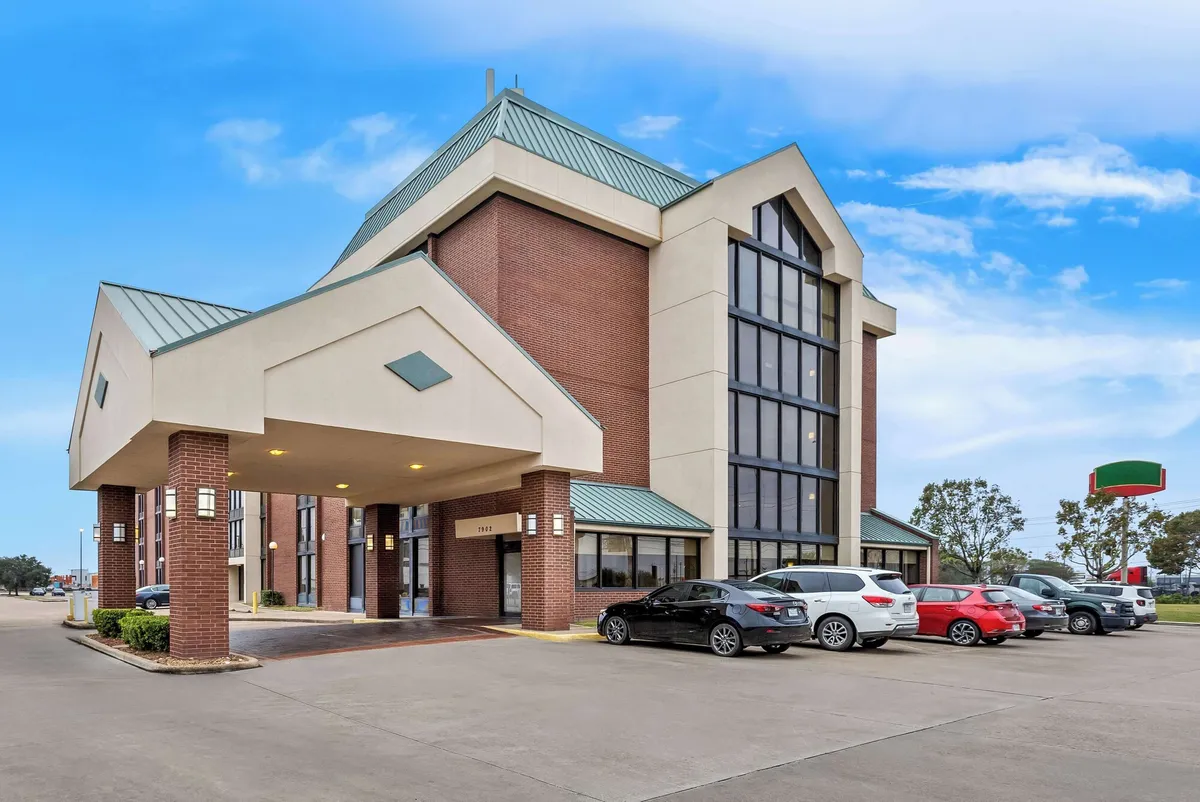 Image of Sonesta Essential Houston Hobby Airport