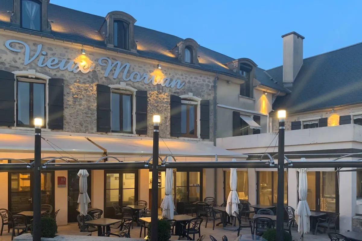 Image of Logis Hôtel Au Vieux Morvan "récemment rénové", au cœur de la Bourgogne, Piscine & Spa