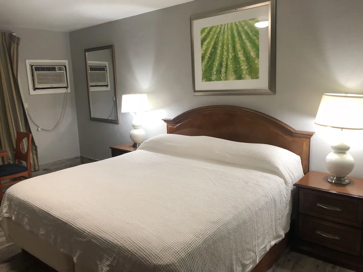 Image of Bay Breeze Inn Bradenton Downtown