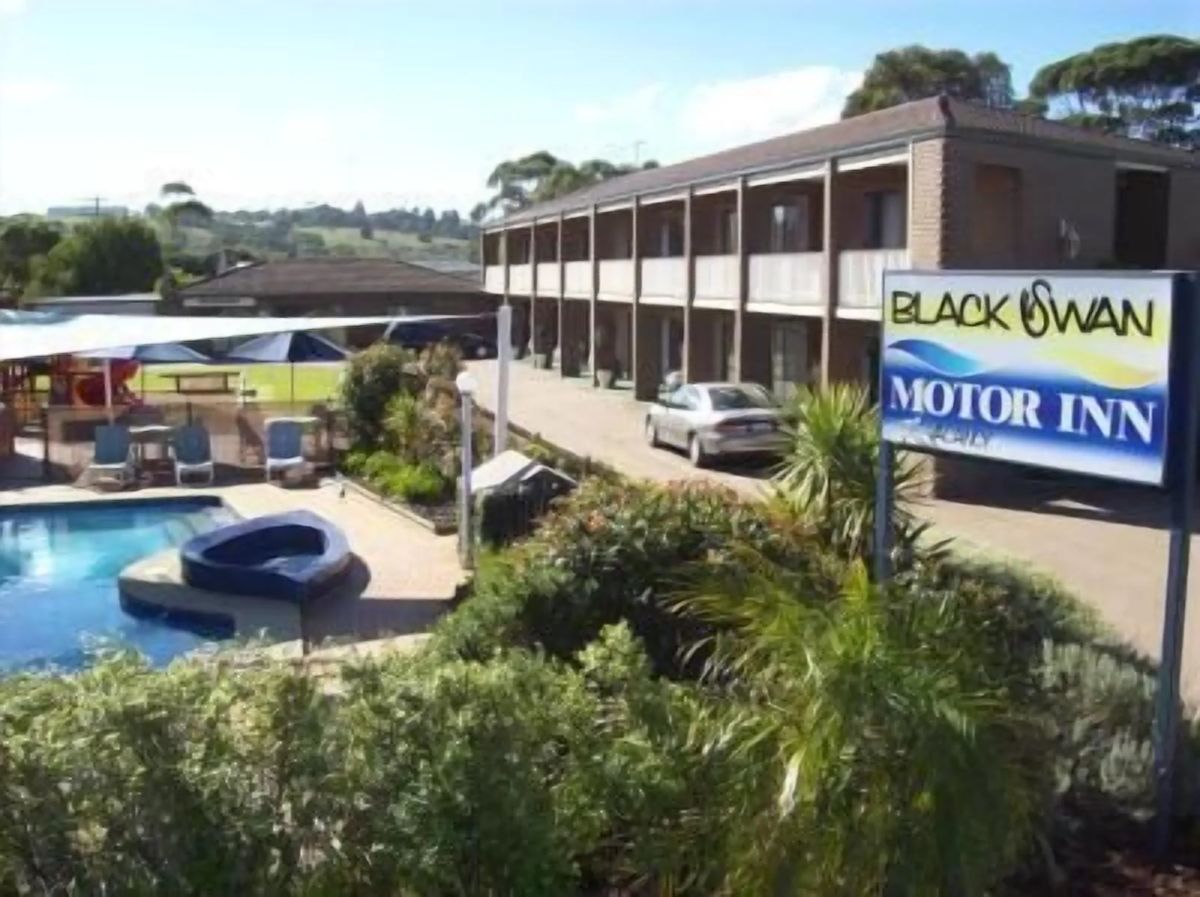 Image of Black swan motor inn