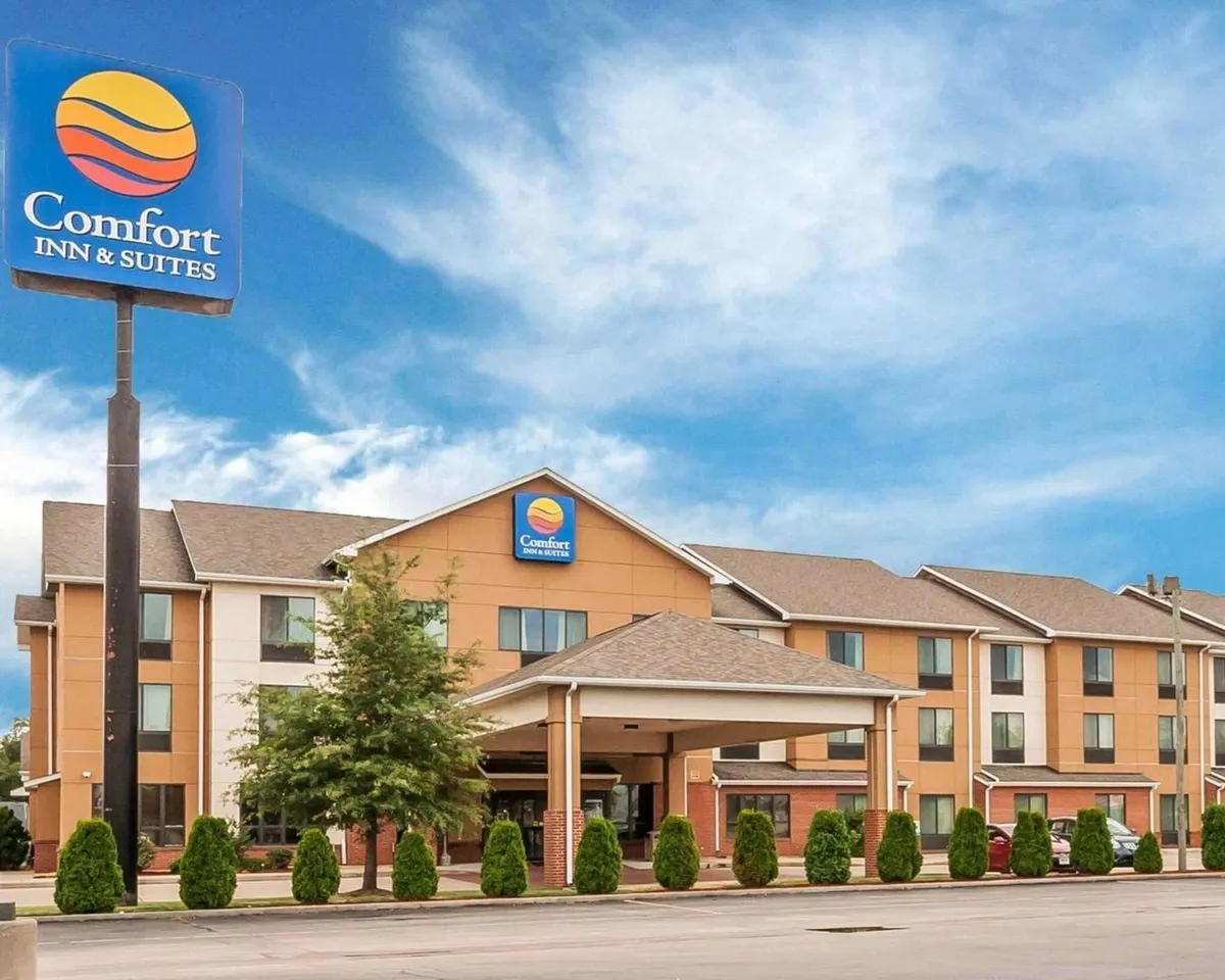 Image of Comfort Inn & Suites Sikeston I-55