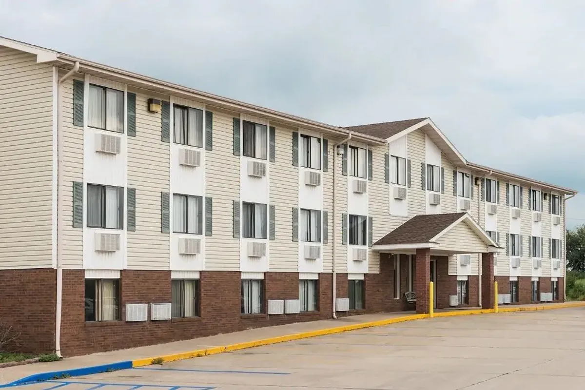 Image of Capital O Amerihost Inn and Suites Kingdom City Hwy 54 MO