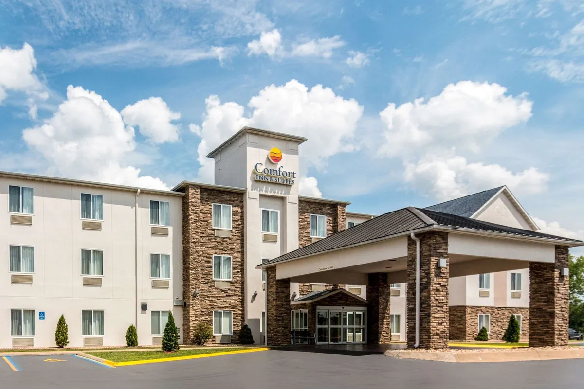 Image of Comfort Inn & Suites - Hannibal