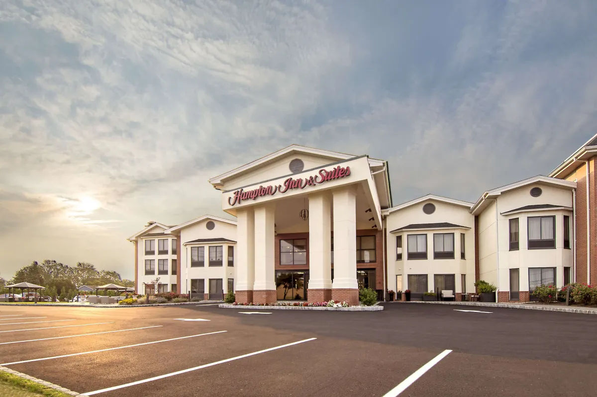 Image of Hampton Inn & Suites Fairfield
