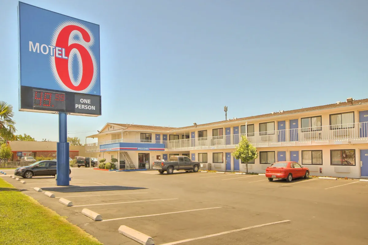 Image of Motel 6-Fresno, CA - Blackstone North