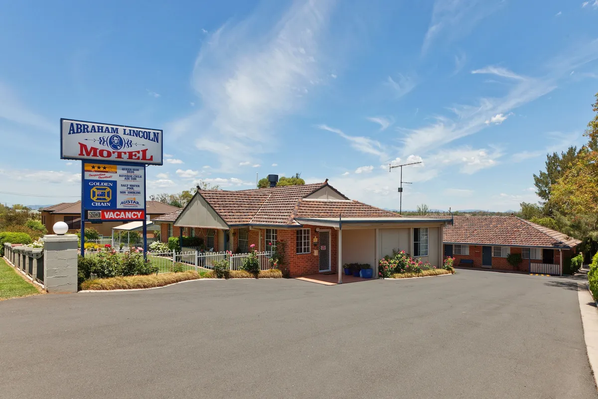 Image of Abraham Lincoln Motel