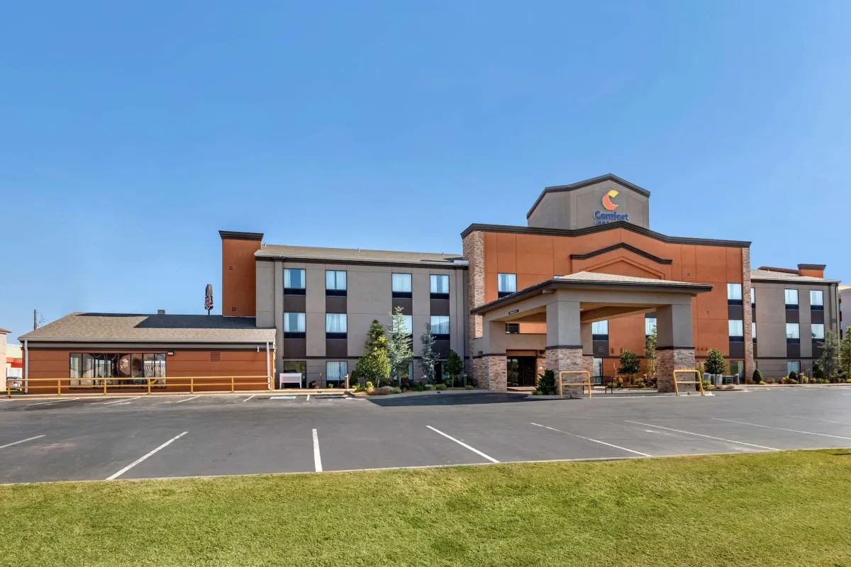Image of Comfort Inn & Suites Pauls Valley - City Lake
