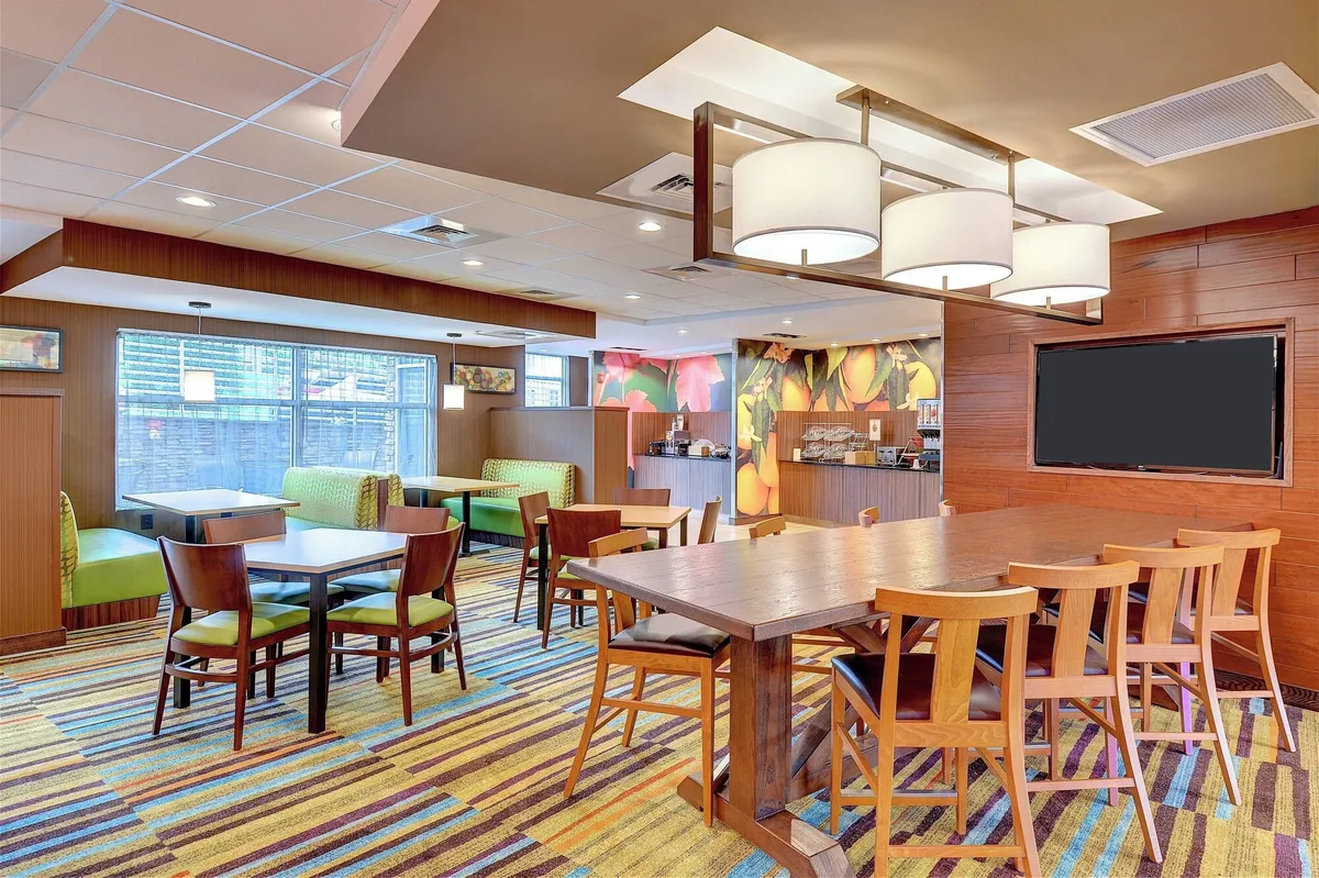 Image of Fairfield Inn & Suites by Marriott Nashville Downtown-MetroCenter