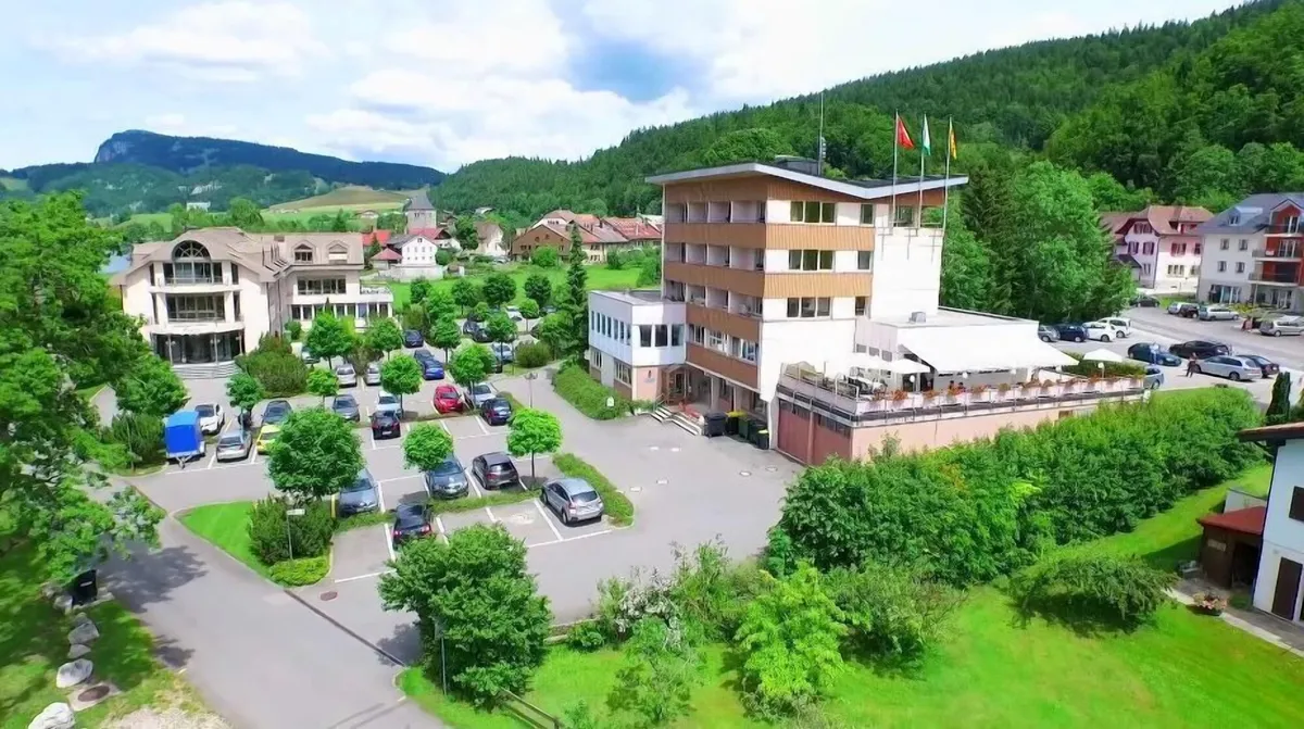 Image of HÔTEL DE VILLE - La Baie Du Lac
