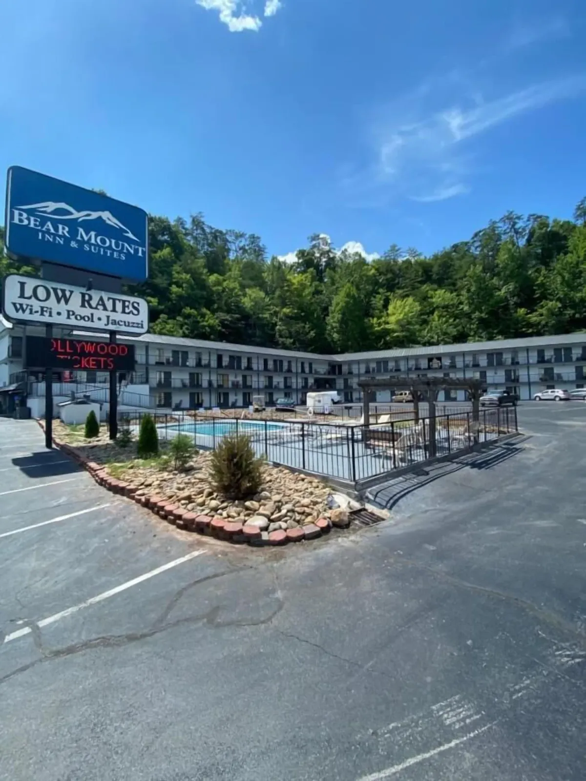 Image of Bear Mount Inn & Suites