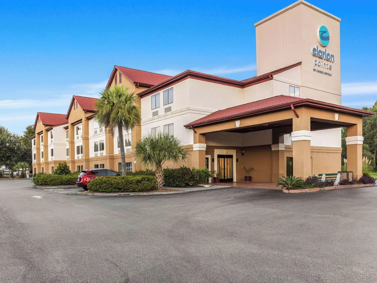 Image of Clarion Pointe Savannah Gateway I-95