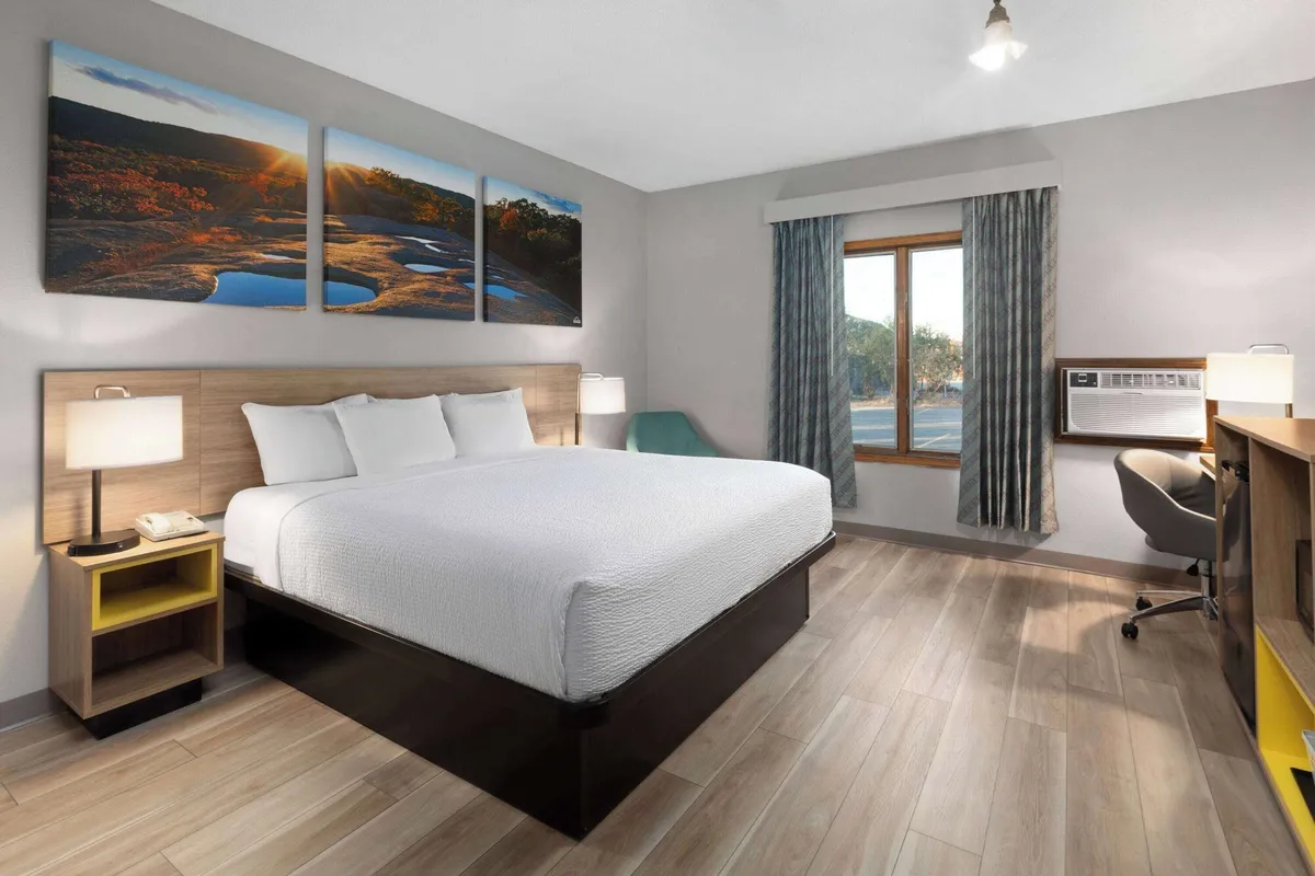 Image of Days Inn by Wyndham Hutchinson
