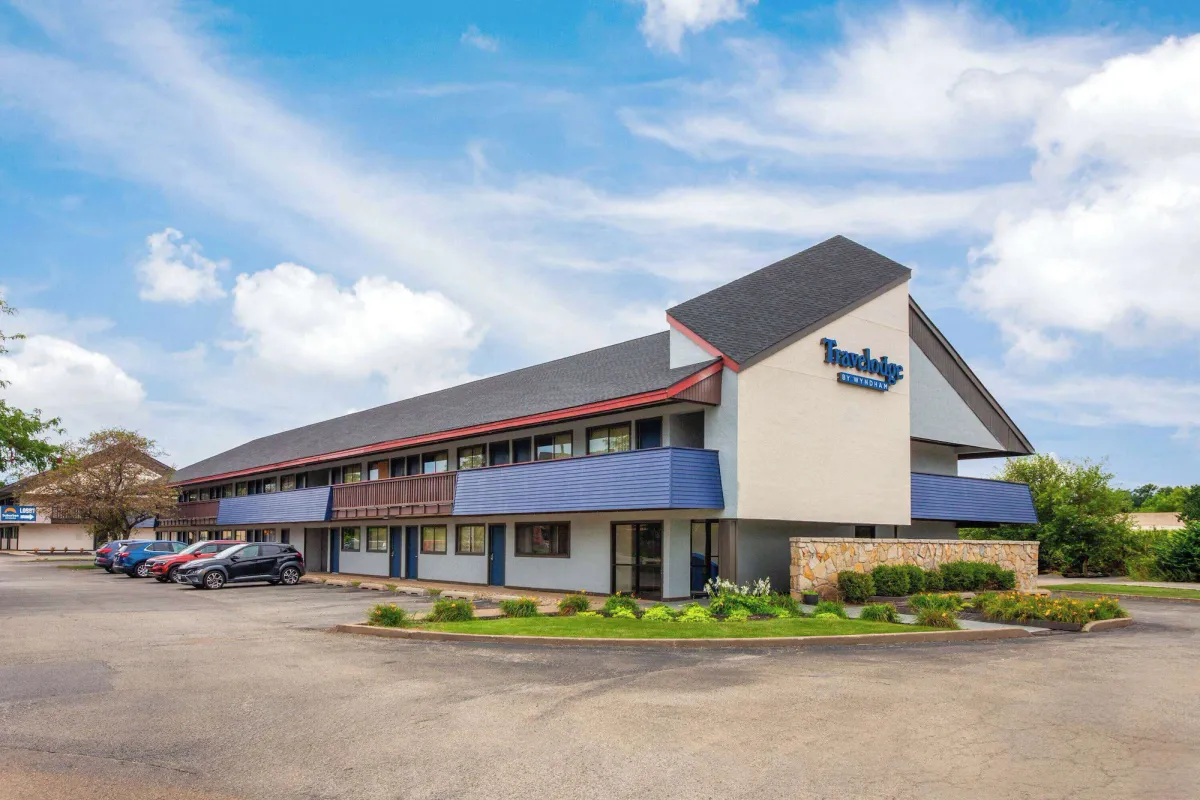 Image of Travelodge by Wyndham Peoria