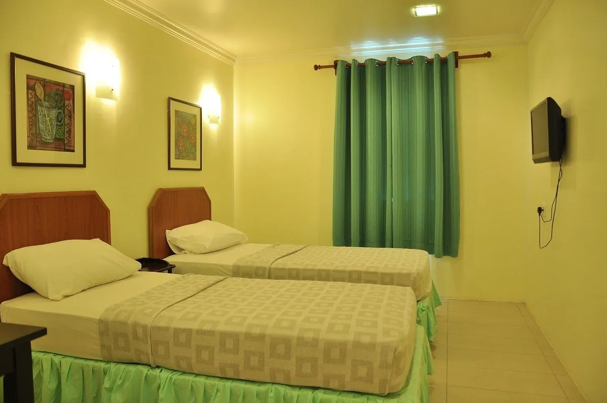 Image of TRAVELLERS LODGE