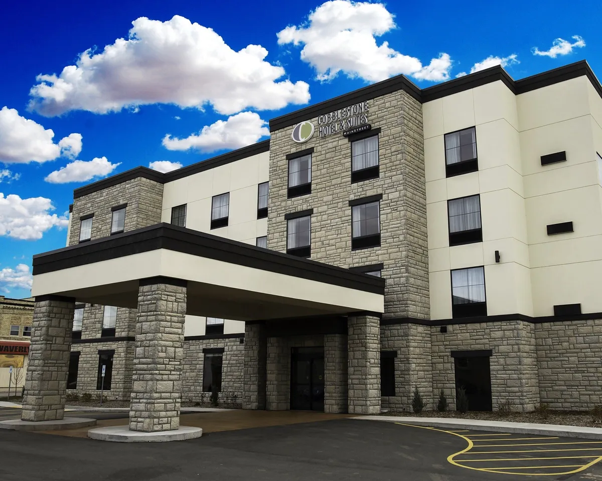 Image of Cobblestone Hotel & Suites - Two Rivers