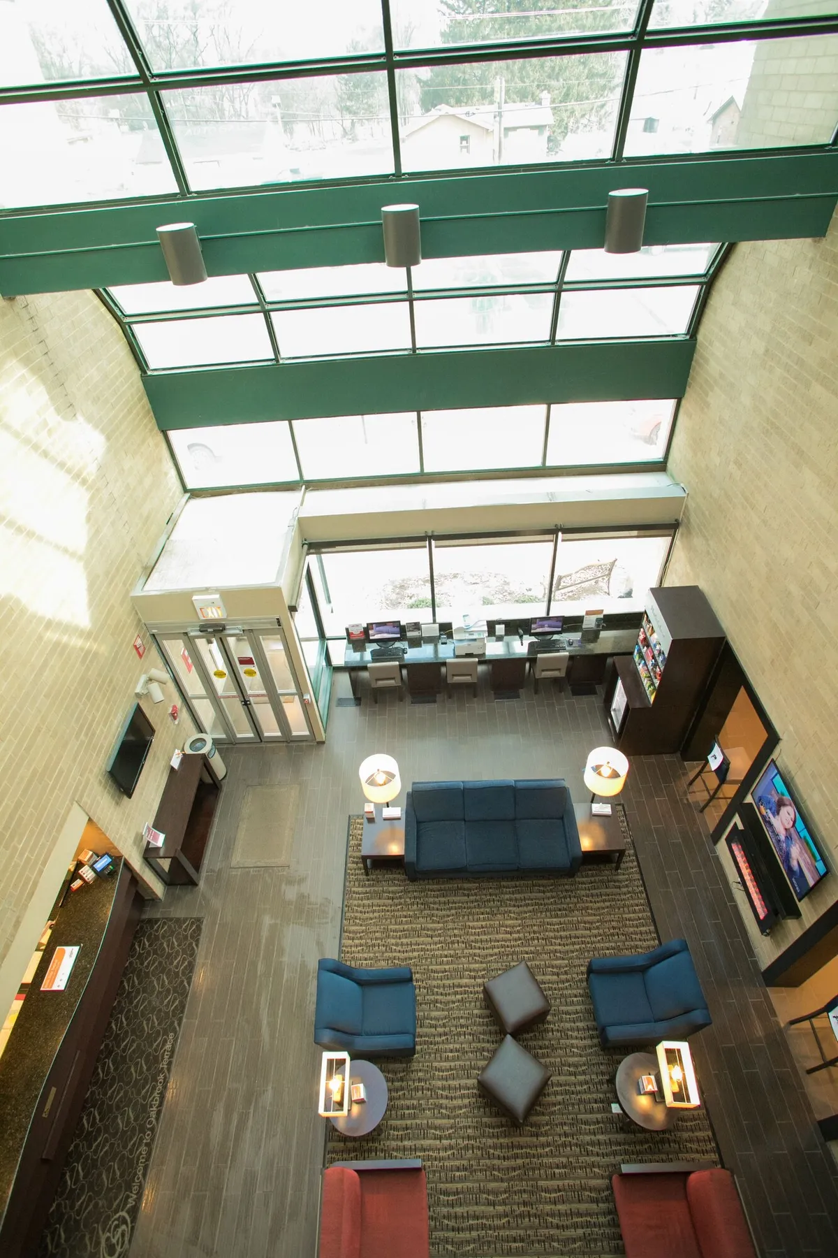 Image of Comfort Suites Oakbrook Terrace near Oakbrook Center