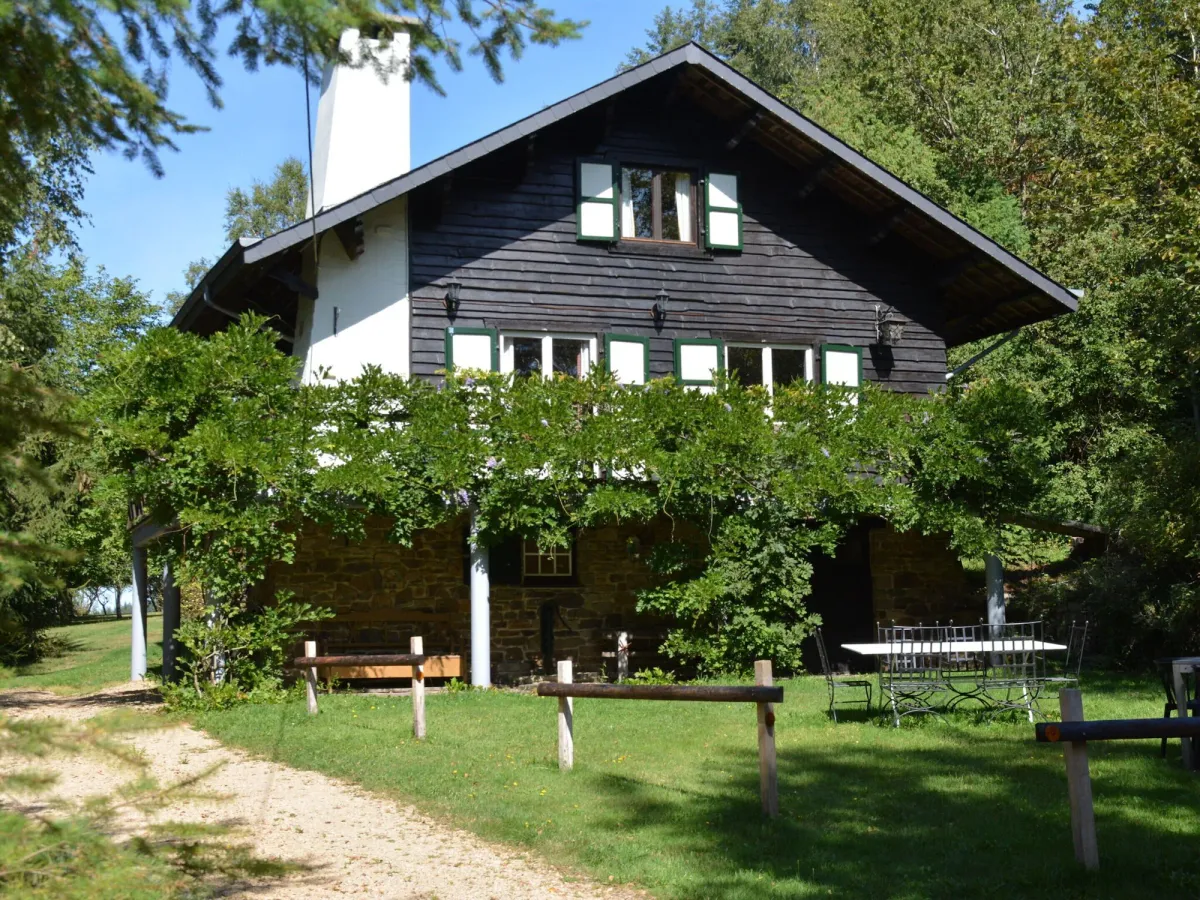 Image of Chalet in Biטvre for 9 Person