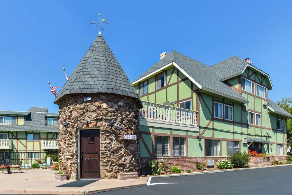 Image of Svendsgaard's Lodge- Americas Best Value Inn & Suites