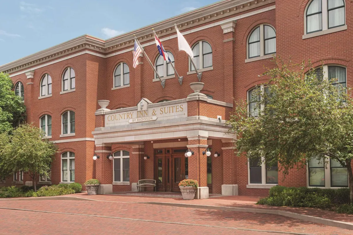 Image of Country Inn & Suites by Radisson, St Charles Historic District