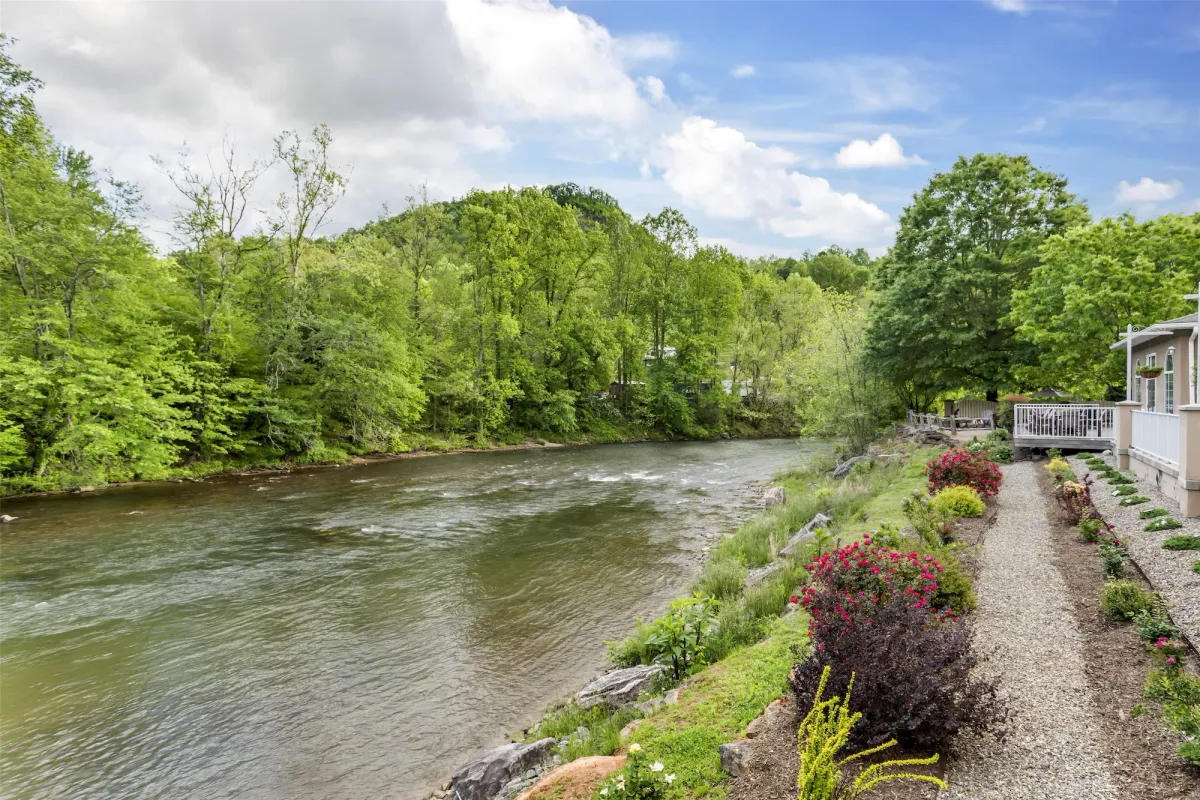 Image of Best Western Plus River Escape Sylva / Dillsboro