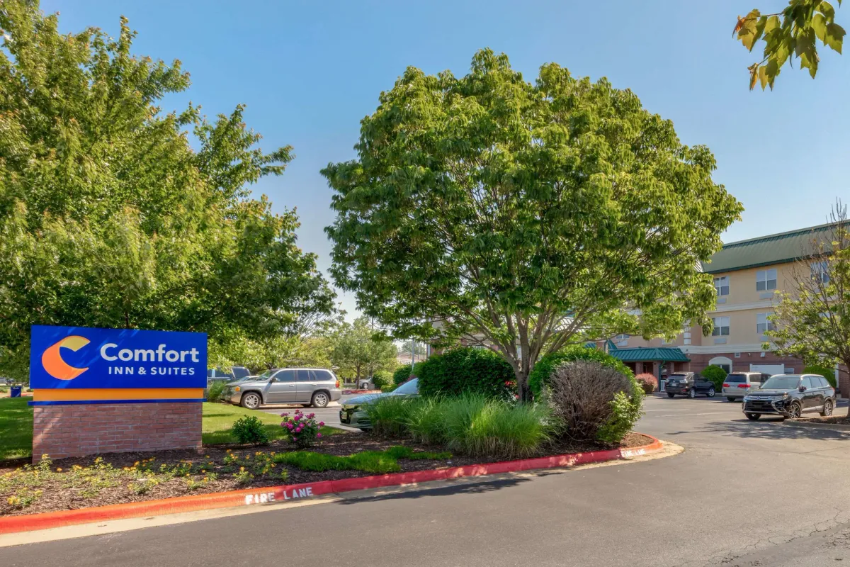 Image of Comfort Inn & Suites Fayetteville-University Area