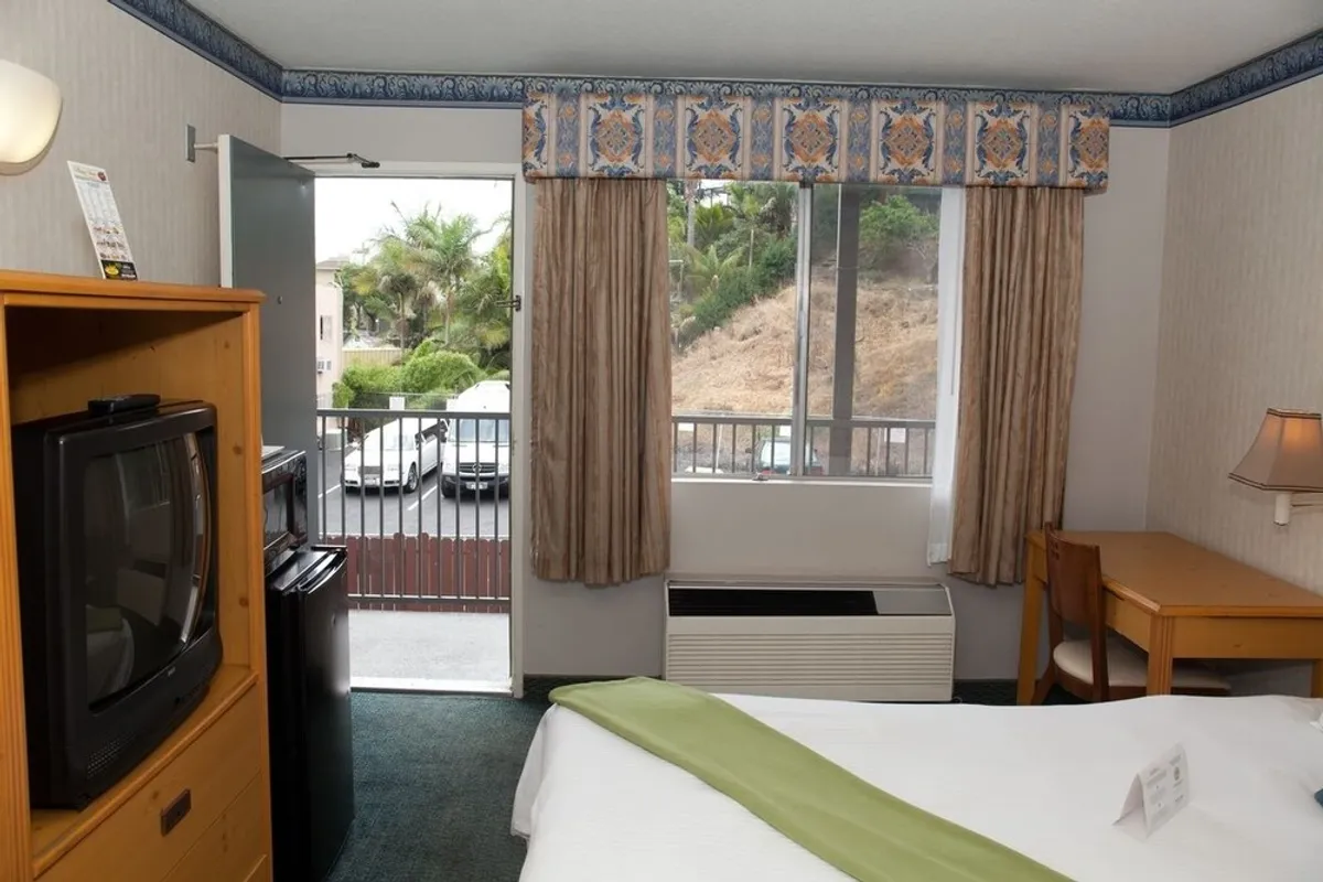 Image of Bay Inn and Suites at Seaworld