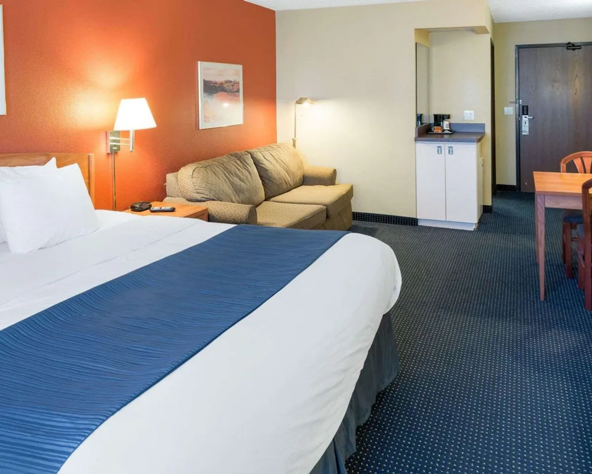 Image of Quality Inn Lakeville