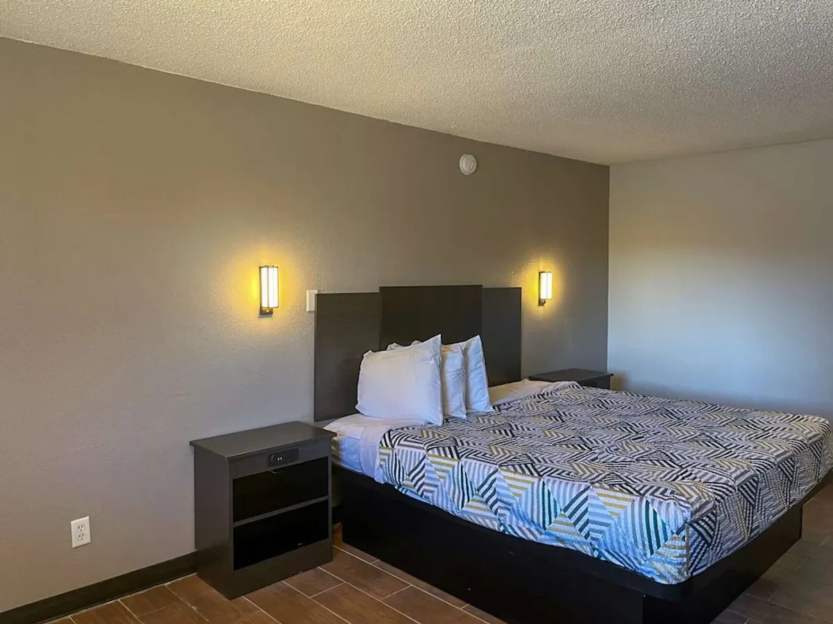 Image of Motel 6 Hurricane, WV