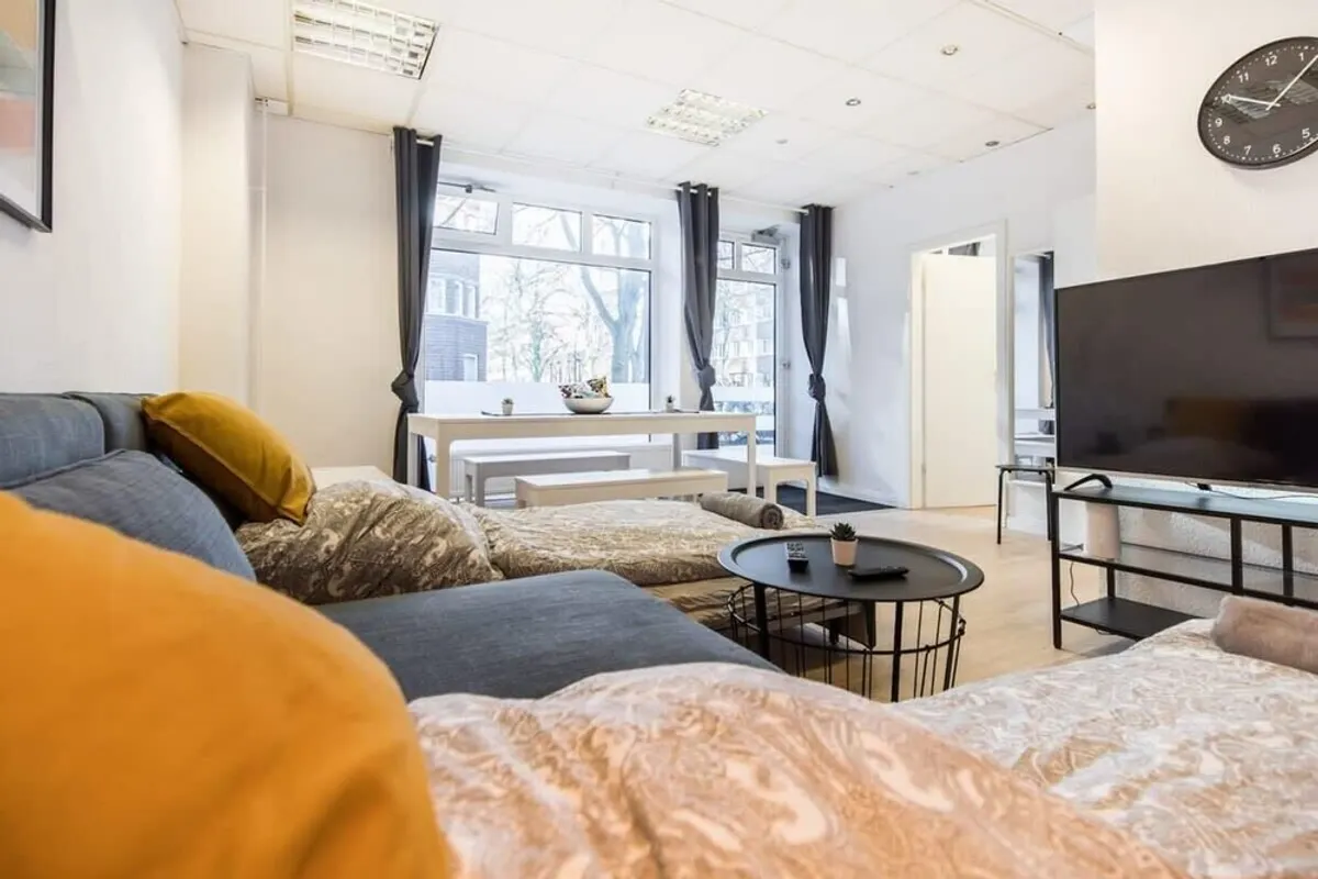Image of Spacious Two BR Close To Stadtpark and Street Parking