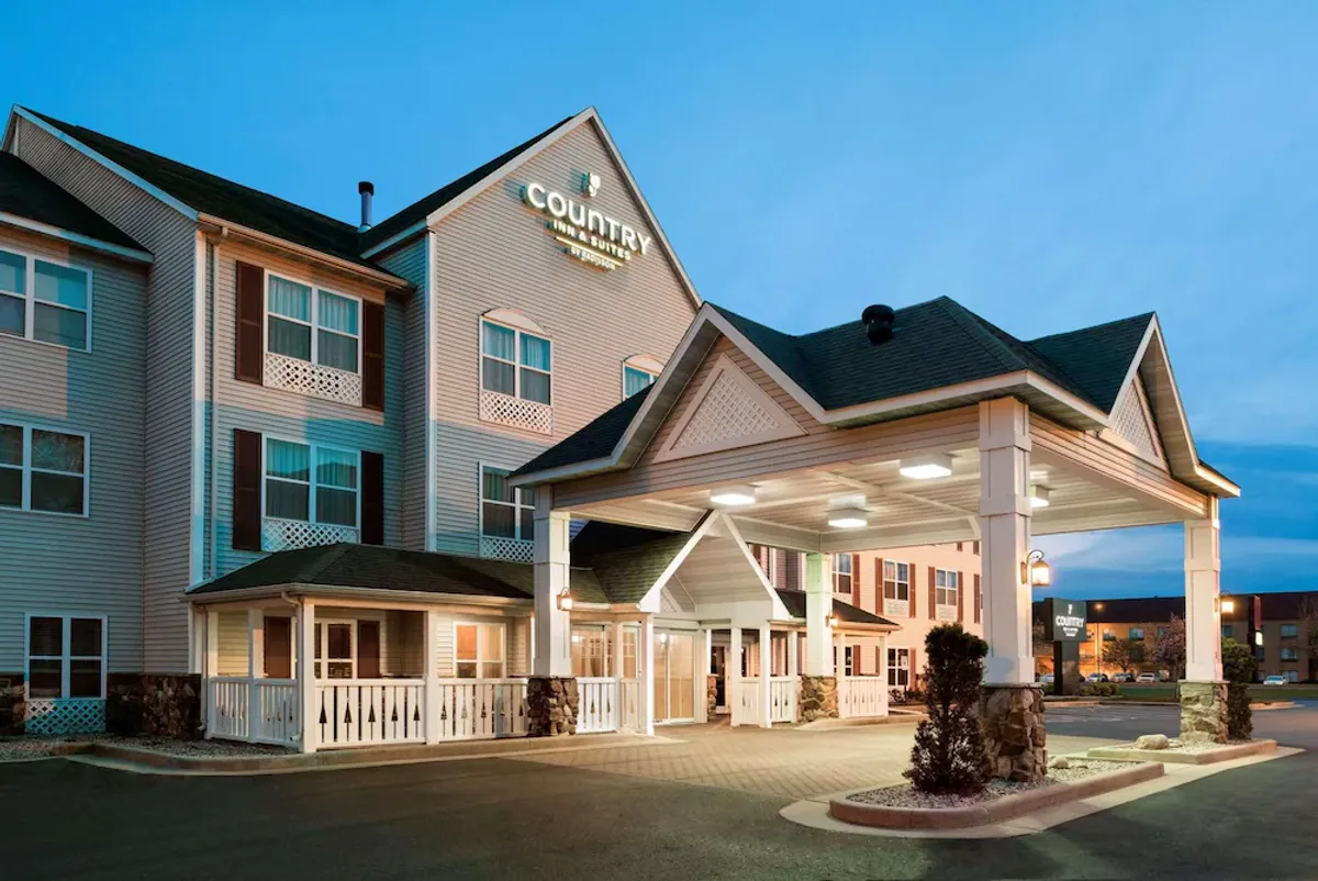 Image of Country Inn & Suites by Radisson, Stevens Point, WI