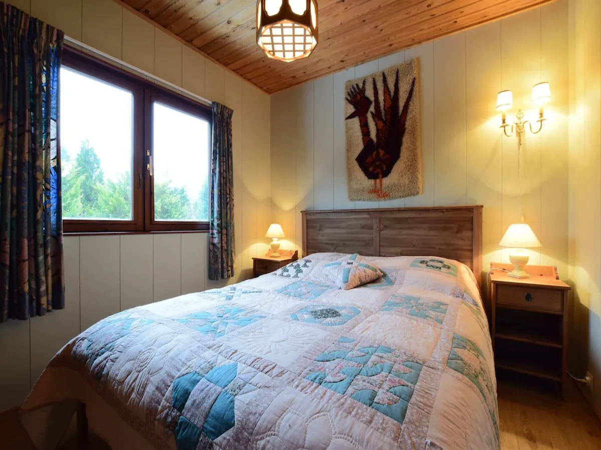 Image of Comfortable cottage near Lake Cherapont