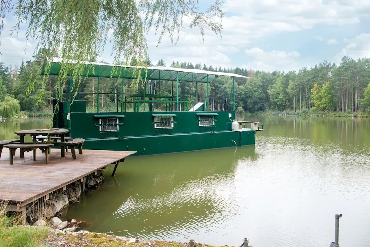 Image of Comfy Houseboat in Florennes next to the Forest