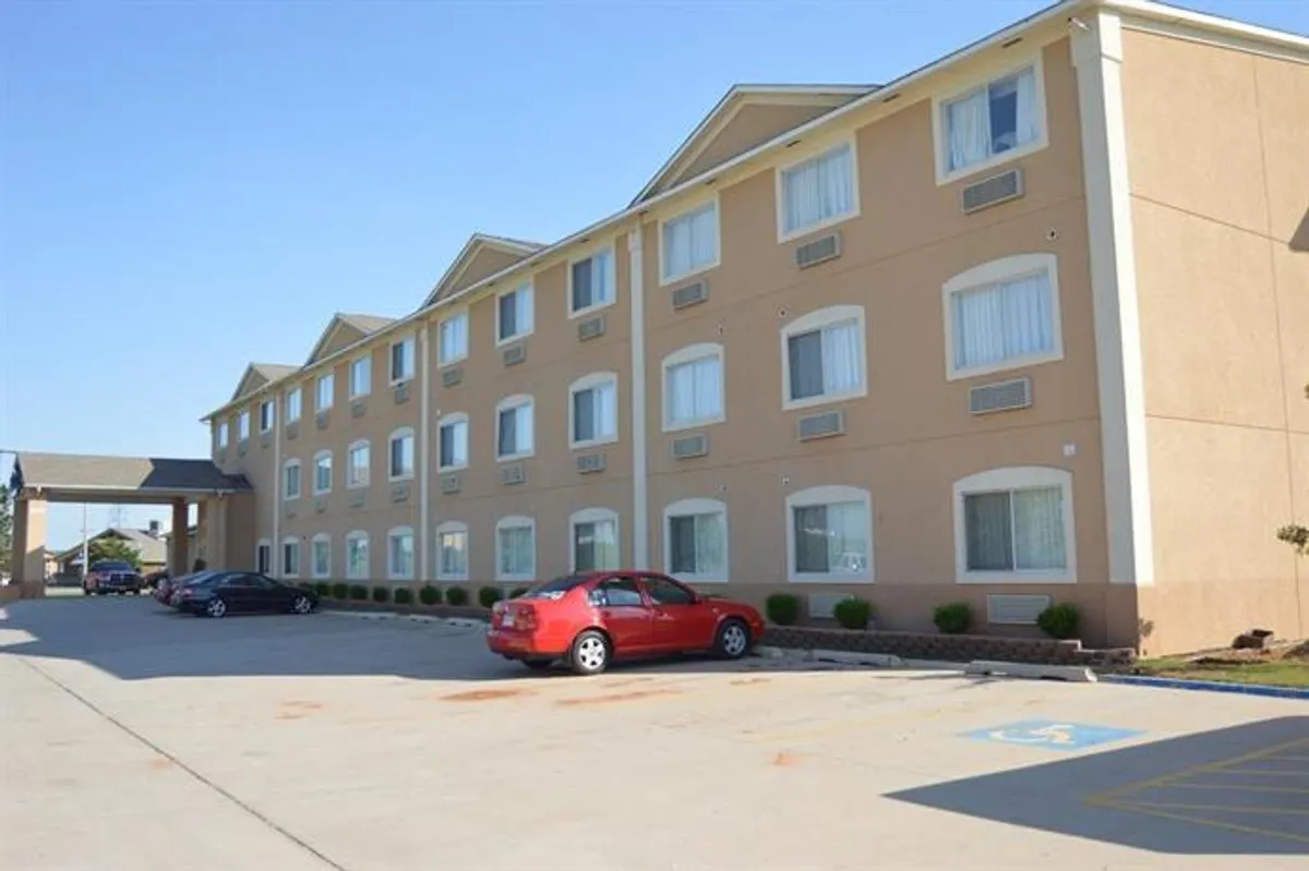 Image of Baymont by Wyndham El Reno