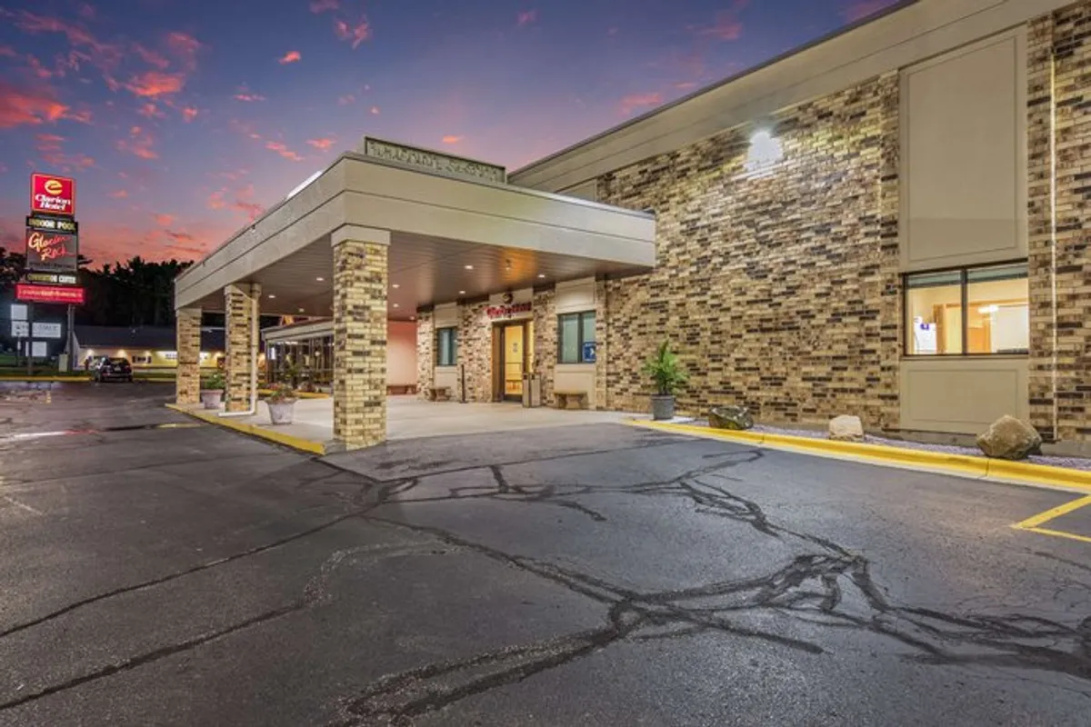 Image of Clarion Hotel Convention Center