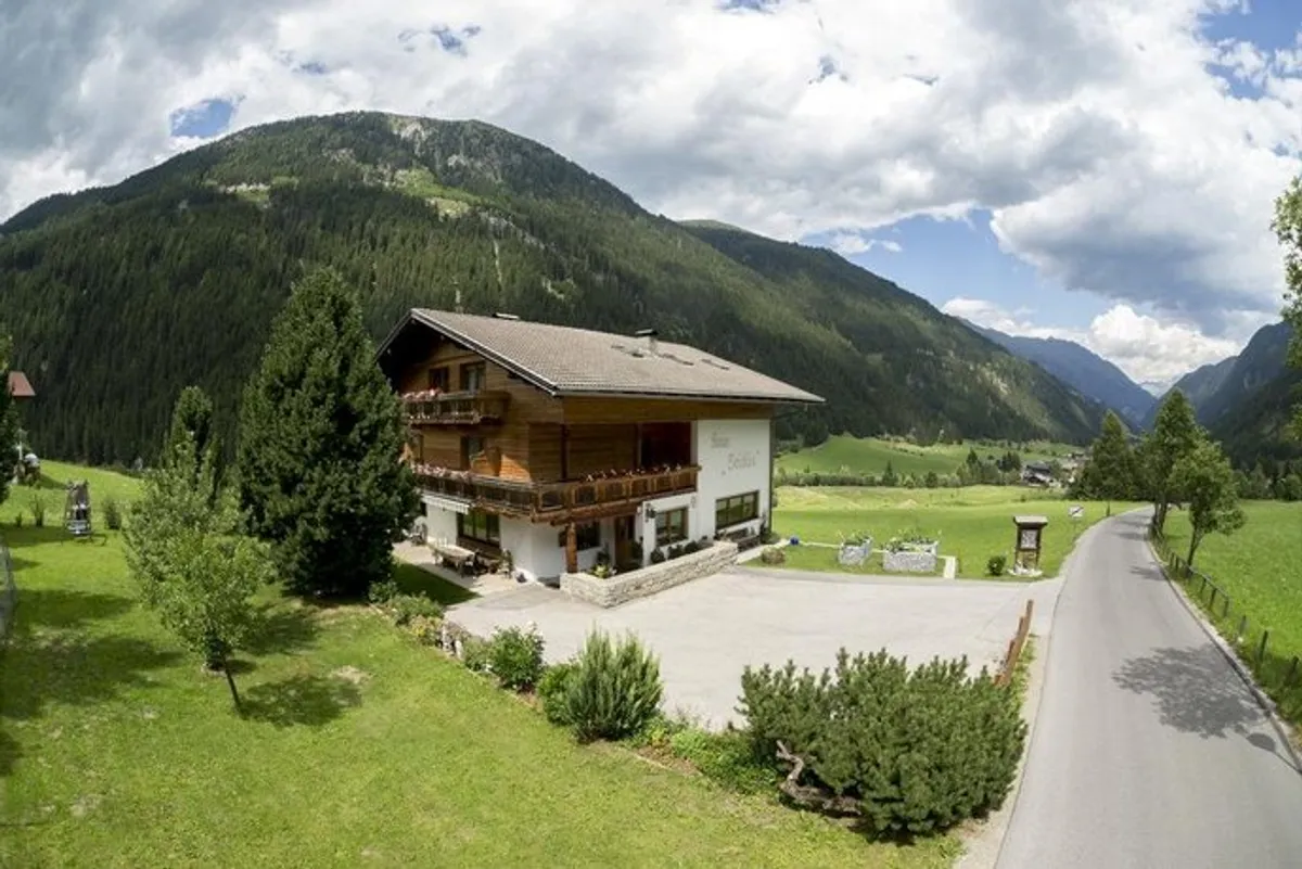 Image of Haus Veidlis, Familie Obkircher