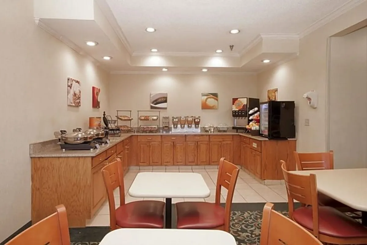 Image of AmericInn by Wyndham Davenport