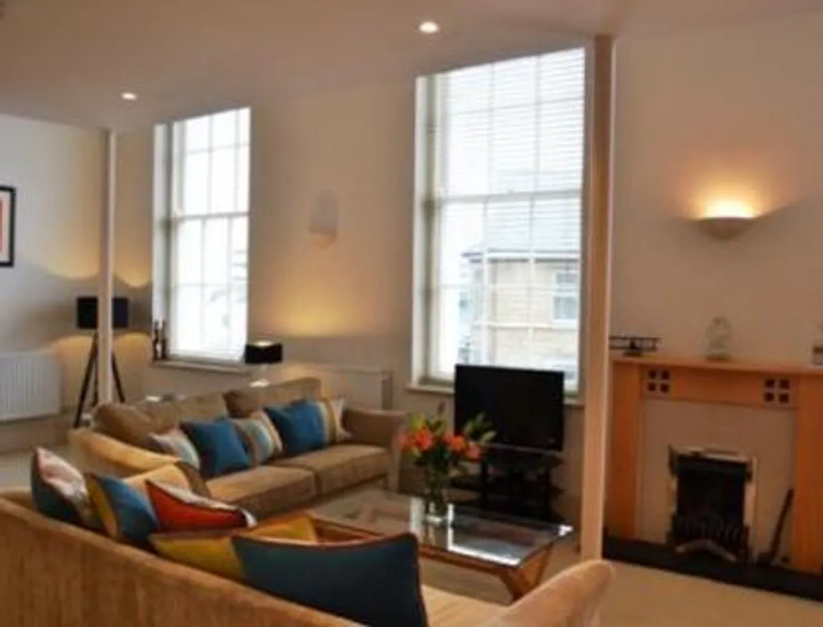 Image of Town or Country - Union Castle Apartment