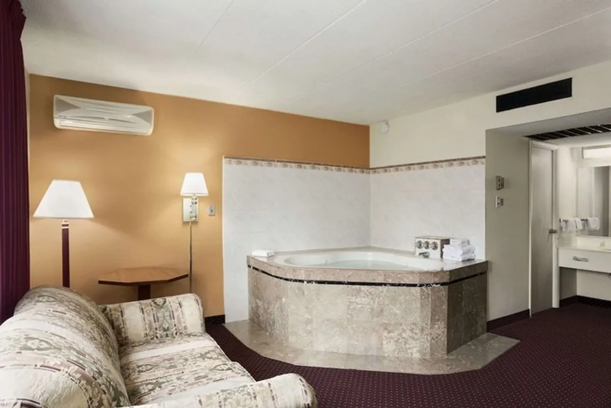 Image of Days Inn New Stanton PA