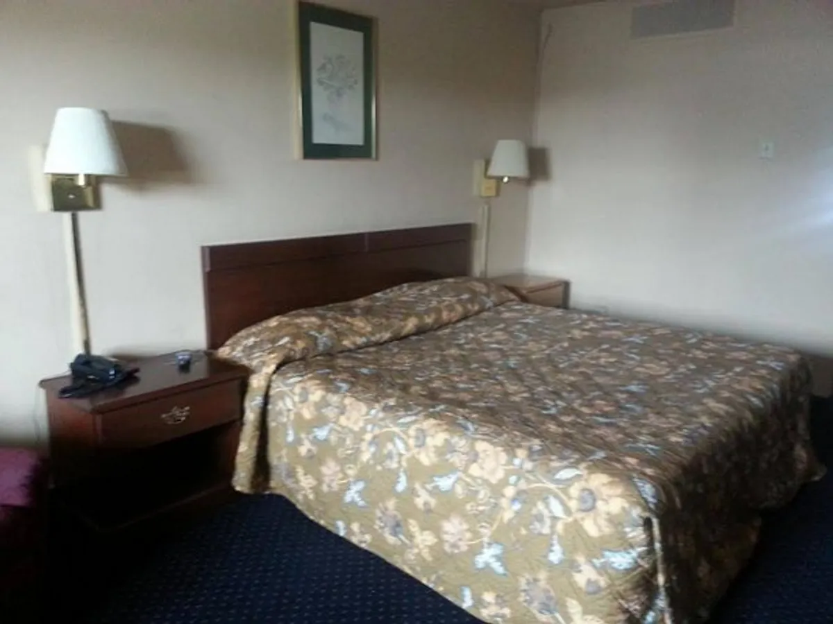 Image of Americas Best Inns-Clarksville