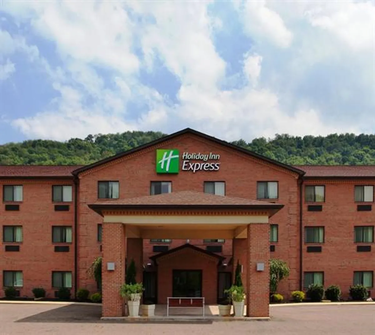 Image of Holiday Inn Express Newell-Chester WV