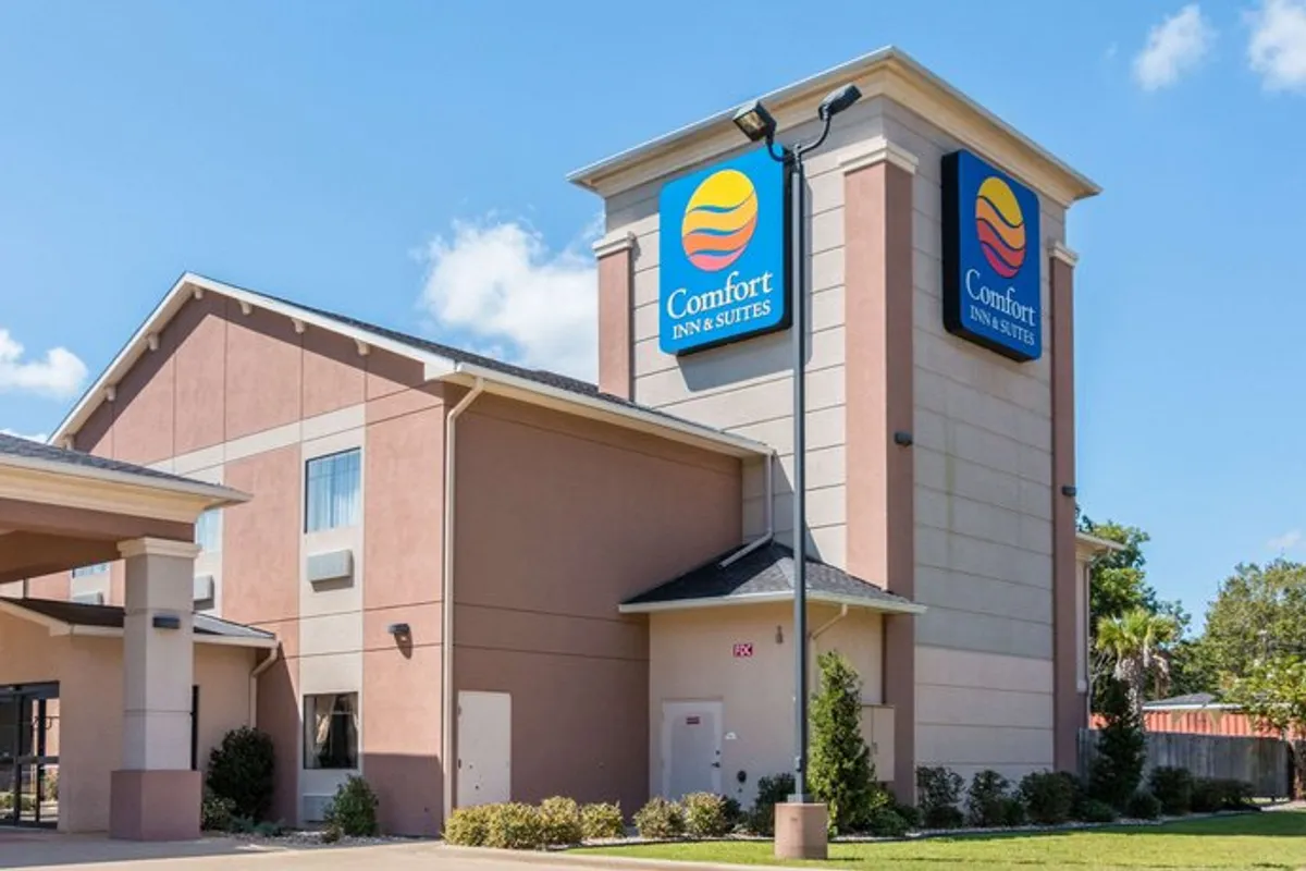 Image of Comfort Inn & Suites Mansfield