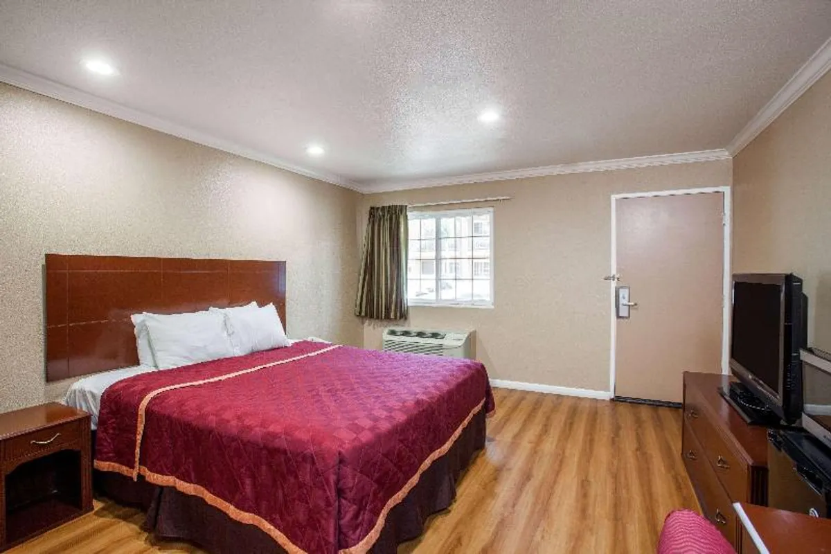 Image of Travelodge Ontario