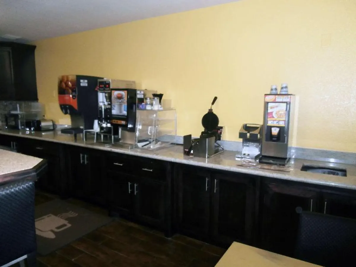 Image of Americas Best Value Inn & Suites Thief River Falls