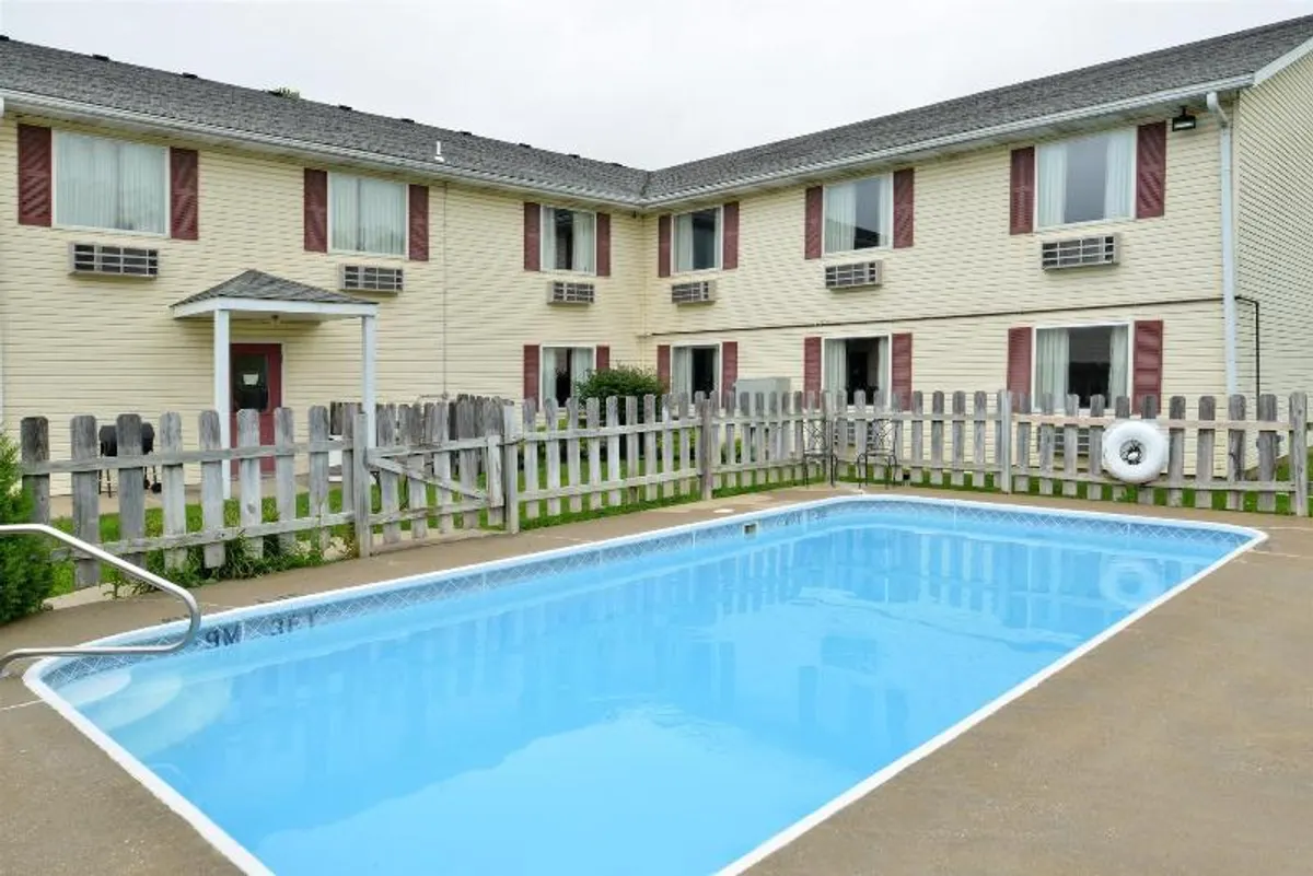 Image of Americas Best Value Inn Knob Noster