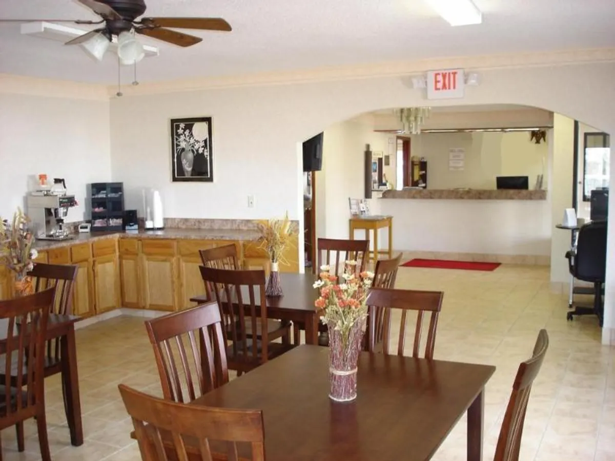 Image of Americas Best Value Inn & Suites Macon