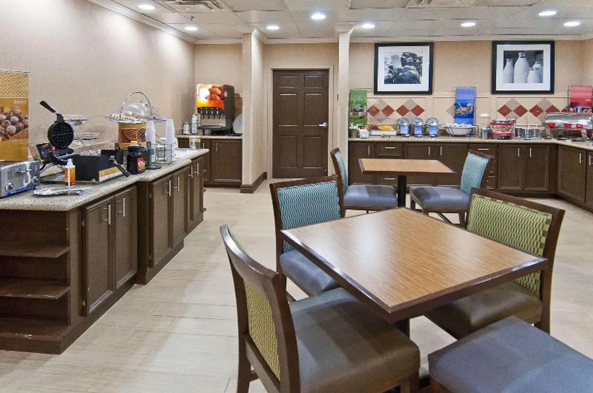 Image of Hampton Inn Livingston