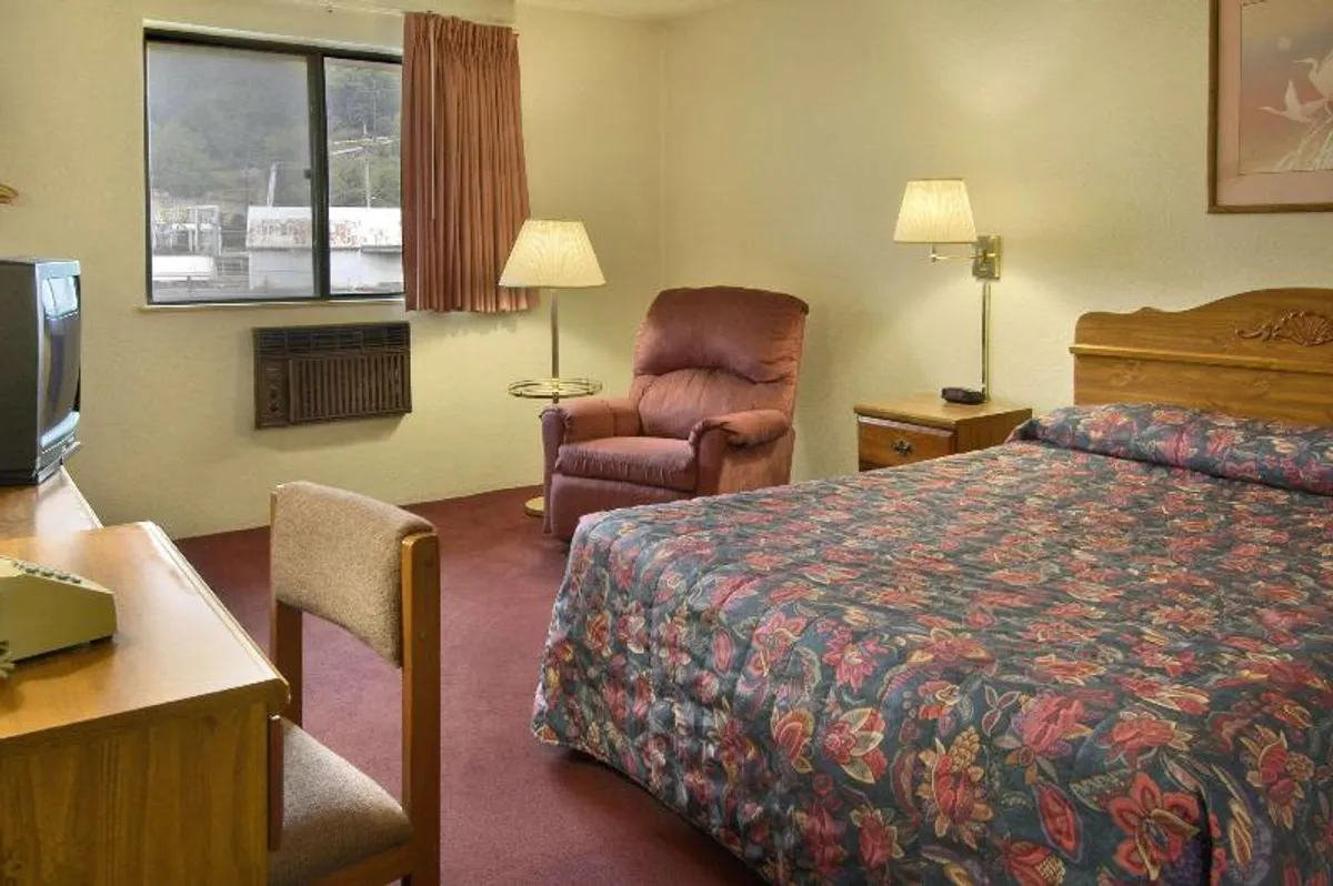 Image of Super 8 Butler